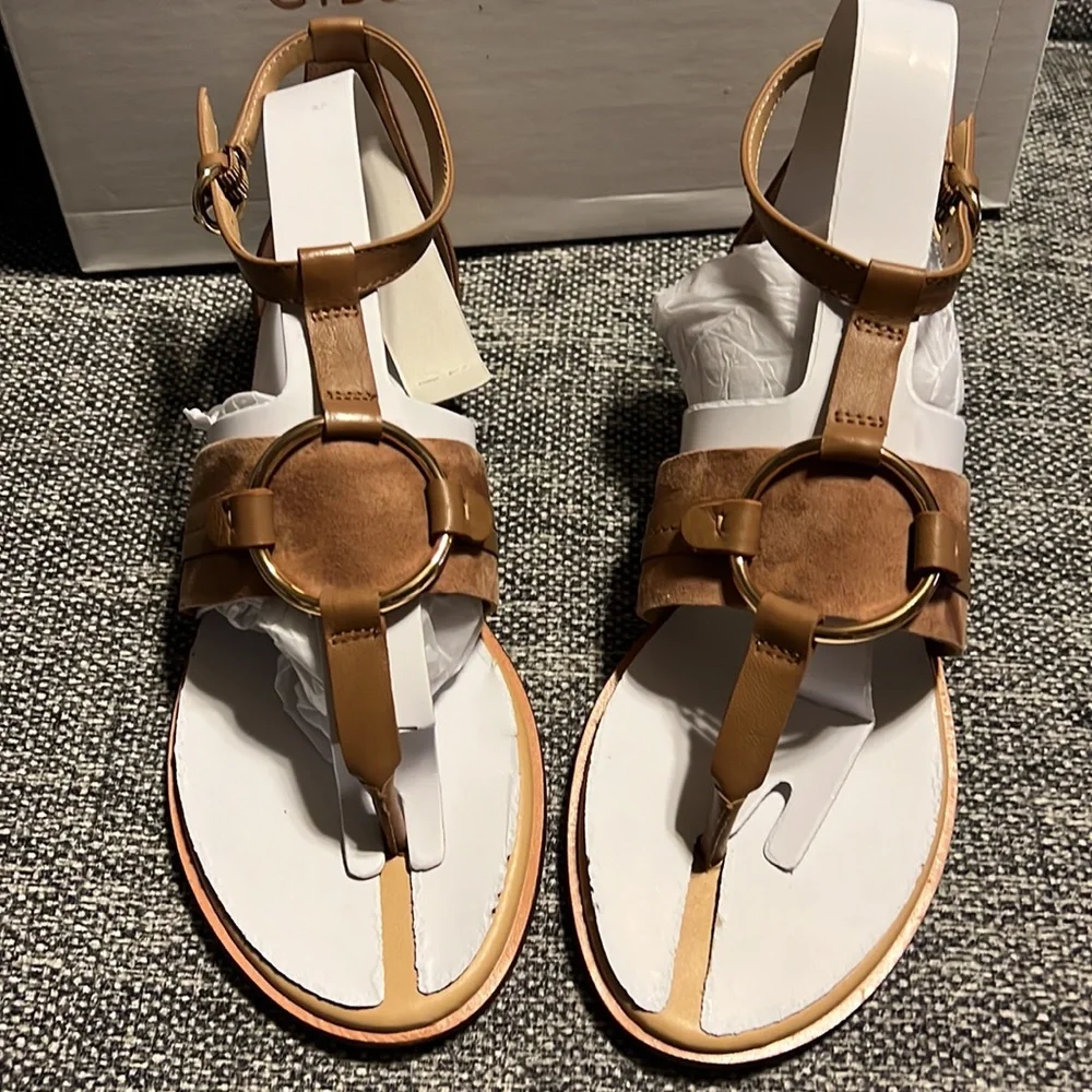 NWT Gibson & Latimer Jaylee Circle Ornament Leather Sandals